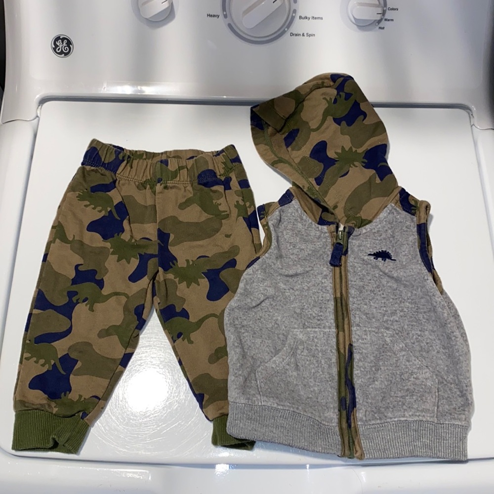 USED Carter’s 2 Piece Matching Set